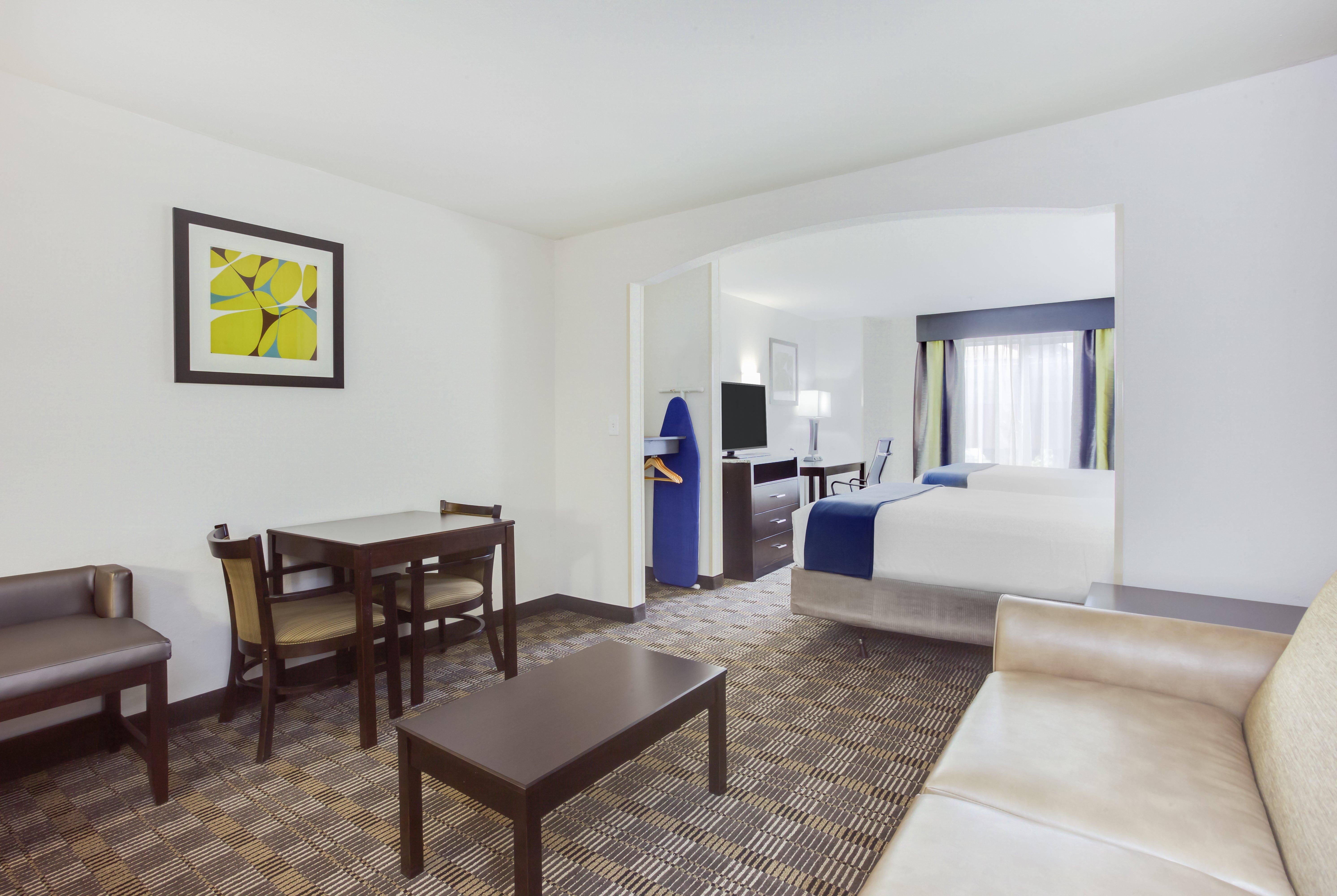 Holiday Inn Express Hotel & Suites Mebane By Ihg Dış mekan fotoğraf