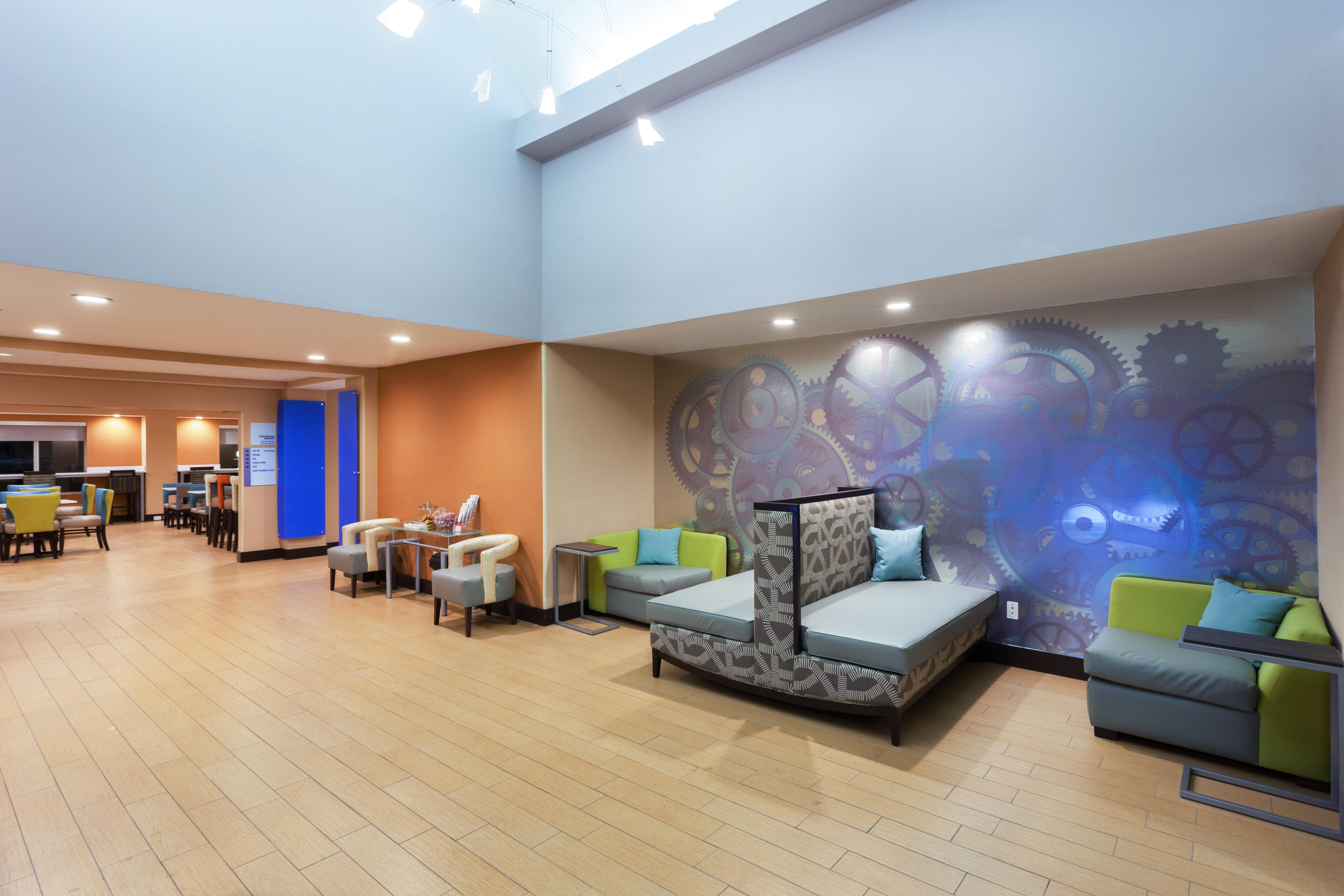 Holiday Inn Express Hotel & Suites Mebane By Ihg Dış mekan fotoğraf