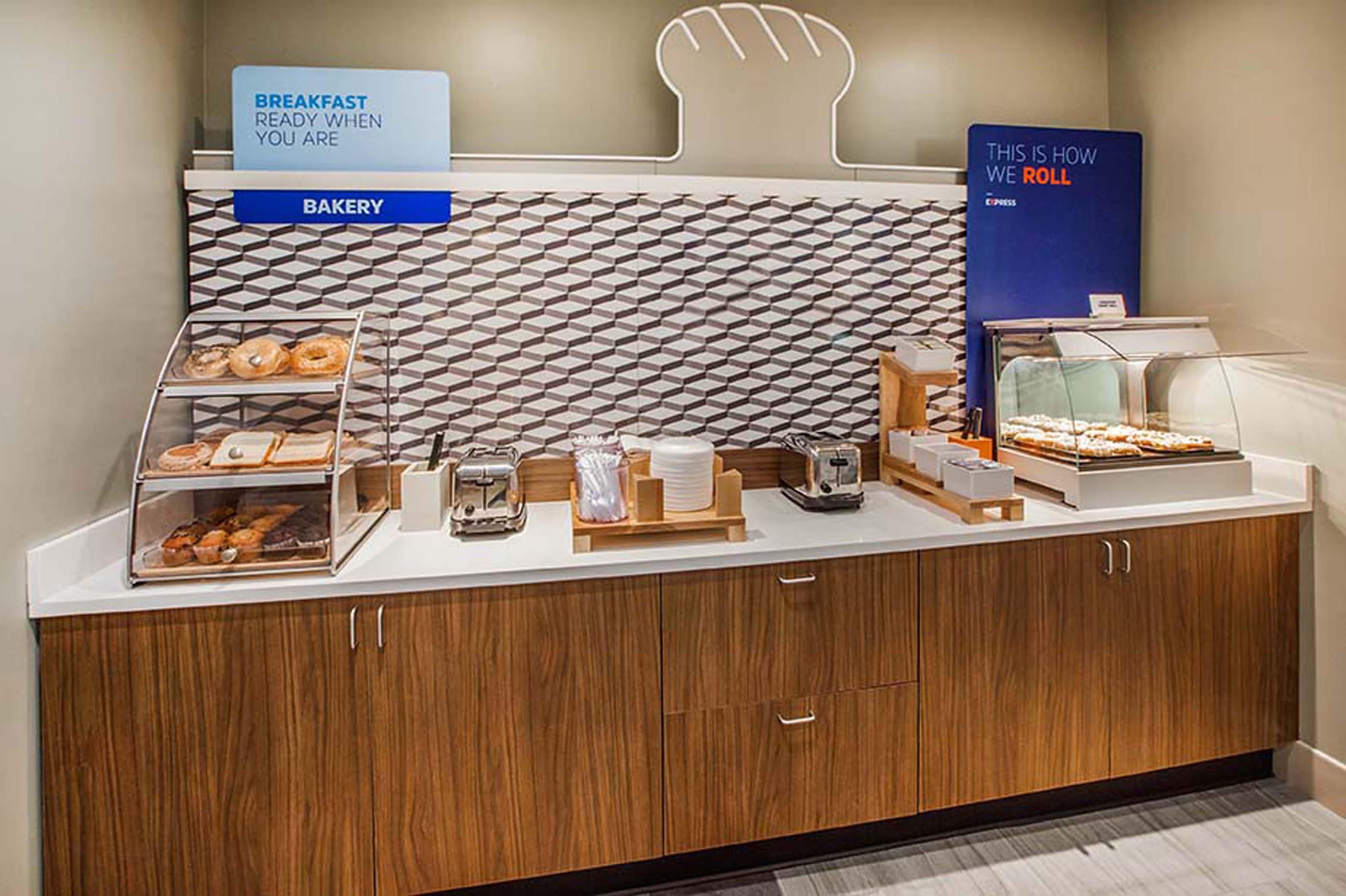 Holiday Inn Express Hotel & Suites Mebane By Ihg Dış mekan fotoğraf
