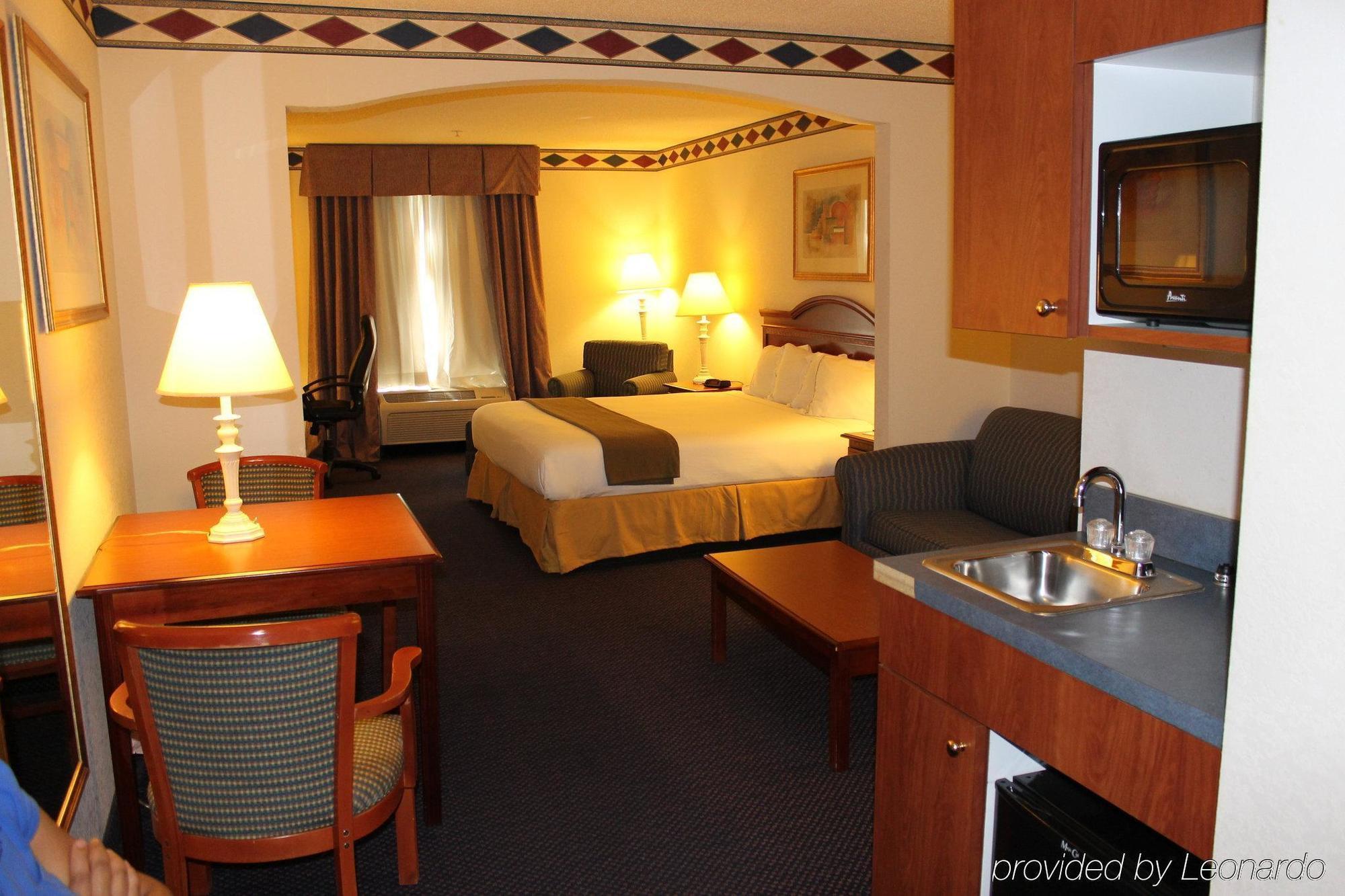 Holiday Inn Express Hotel & Suites Mebane By Ihg Dış mekan fotoğraf