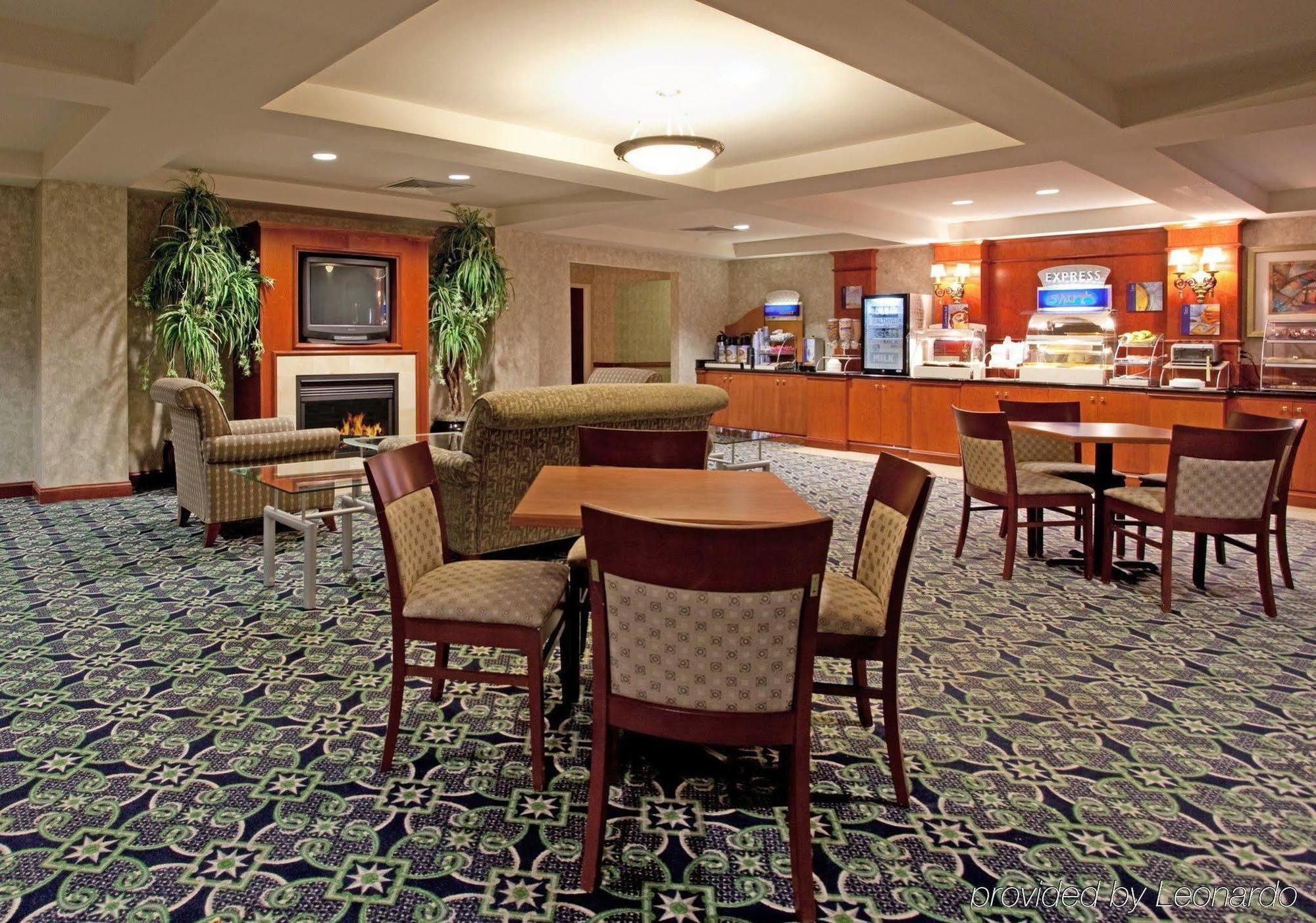 Holiday Inn Express Hotel & Suites Mebane By Ihg Dış mekan fotoğraf