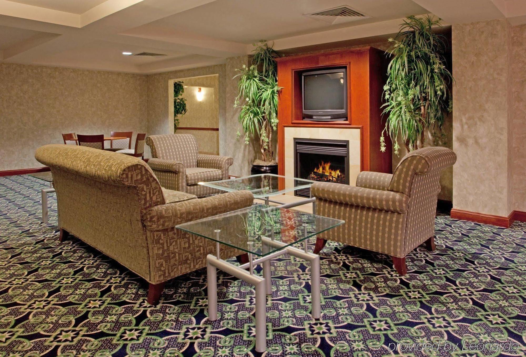 Holiday Inn Express Hotel & Suites Mebane By Ihg Dış mekan fotoğraf