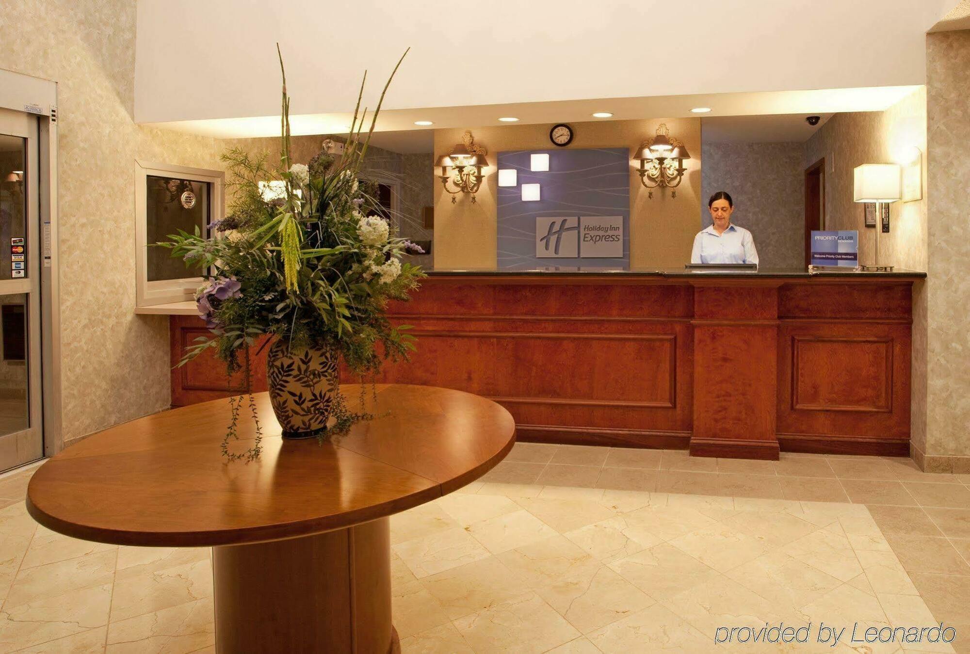 Holiday Inn Express Hotel & Suites Mebane By Ihg Dış mekan fotoğraf