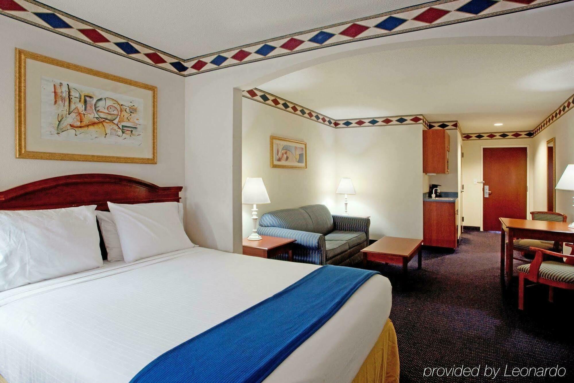 Holiday Inn Express Hotel & Suites Mebane By Ihg Dış mekan fotoğraf
