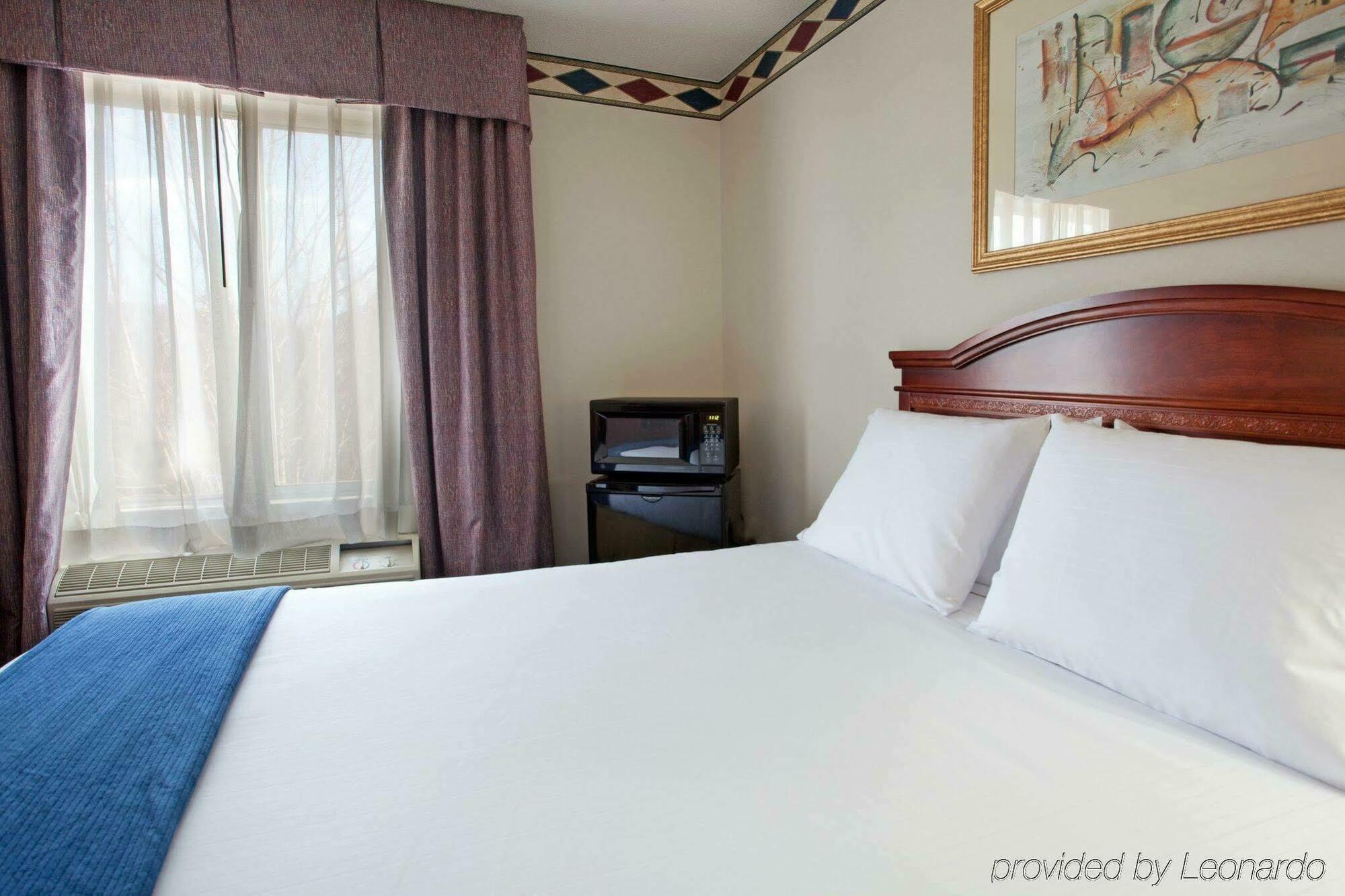 Holiday Inn Express Hotel & Suites Mebane By Ihg Dış mekan fotoğraf